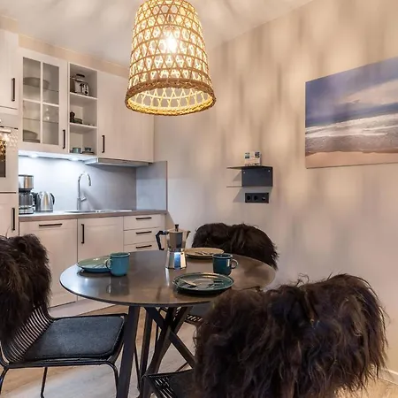 Apartment 4